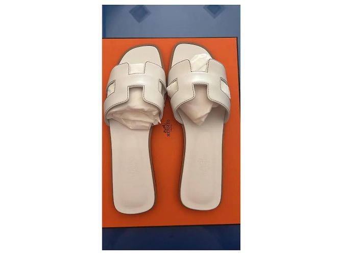 Hermès Oran Sandali in pelle bianca Bianco