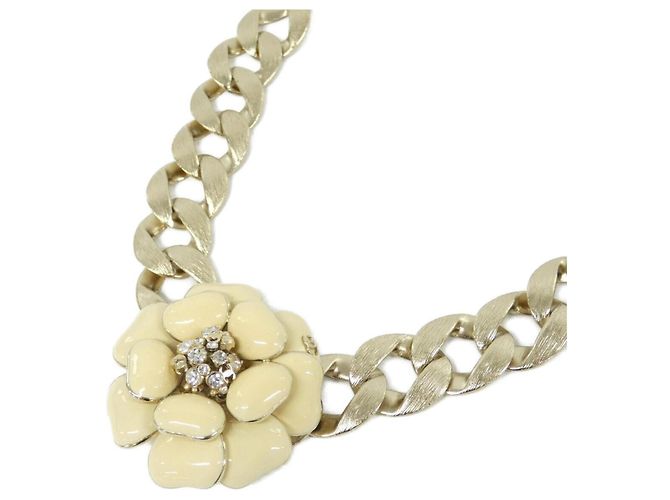 Collar Chanel Beige y Dorado