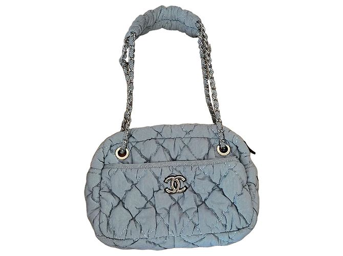 Chanel Bolsa de ombro acolchoada com riscas azul claro Preto Branco