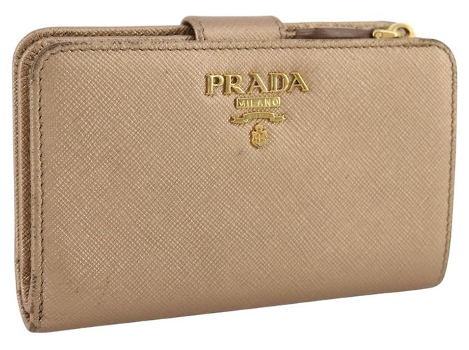 Saffiano Carteira Bifold PRADA em couro Safiano Gold Auth 205174A Dourado