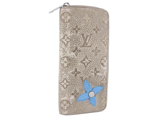 LOUIS VUITTON Taurillon Clemence Climbing Zippy Wallet Vertical Auth 204062 Cru