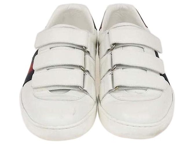 Gucci New Ace Low Top Sneaker aus weißem Leder mit Grip-Riemen