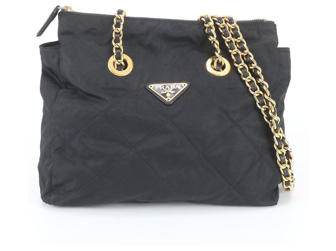 Borsa a tracolla in pelle e nylon Tessuto Prada con logo triangolare e catena Nero