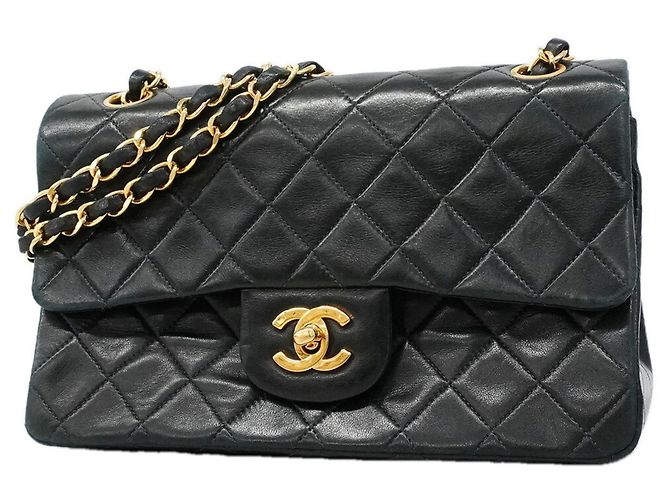 Borsa a tracolla Chanel Matelassé in pelle d'agnello nera Nero