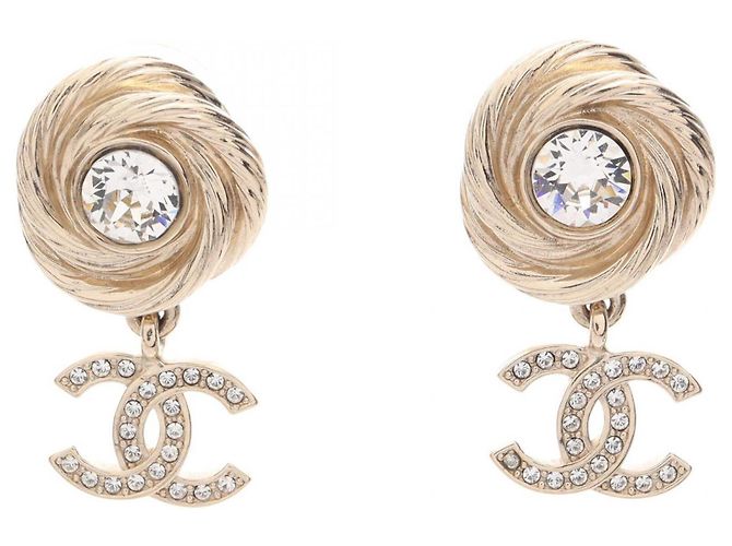 Classique Boucles d'oreilles puces Chanel L25S Coco Mark Doré