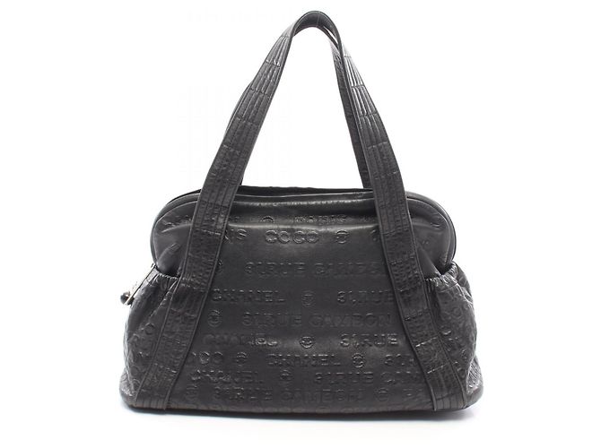 Bolsa Chanel Unlimited em couro preto