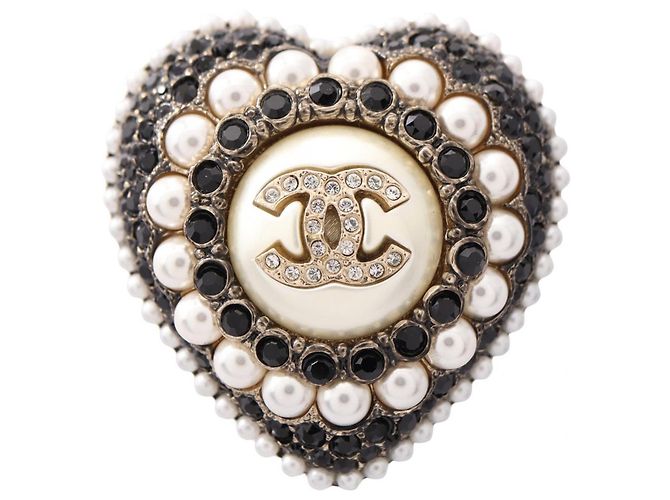 Broche Chanel Coco Mark Heart Negro Blanco Dorado