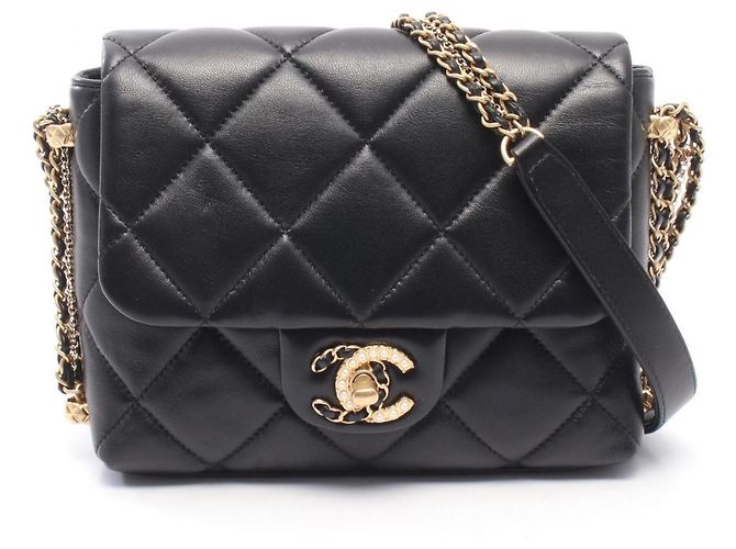 Borsa a tracolla Chanel Matelassé Small Flap Nero