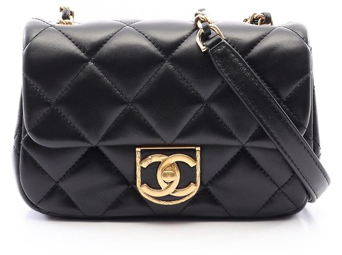 Borsa a tracolla Chanel Matelassé Small Flap Nero