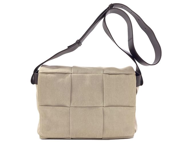 Bolsa de Ombro com Aba Bottega Veneta Arco Bege