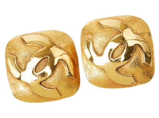 Orecchini a clip quadrati vintage Chanel Coco Mark D'oro