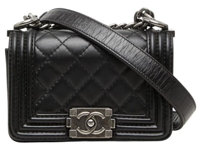 Borsa a tracolla Chanel Boy in pelle nera Nero