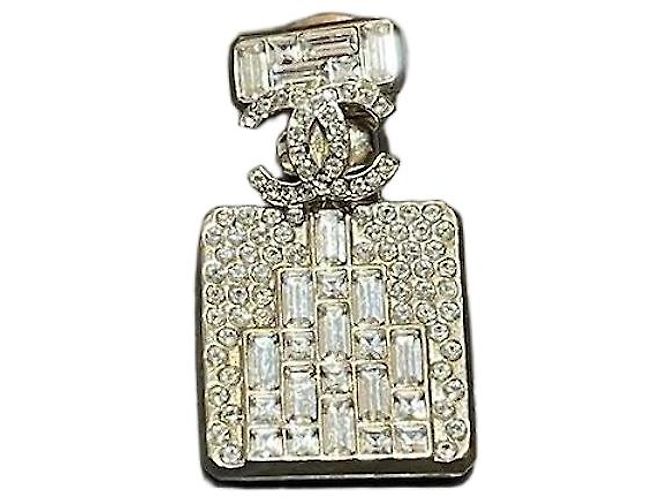 Pins Chanel Parfum doré