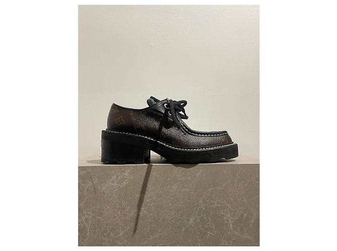 Derbies Louis Vuitton Beaubourg T.37,5 Braun