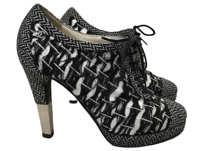 Boots Chanel tweed T.37,5 Black