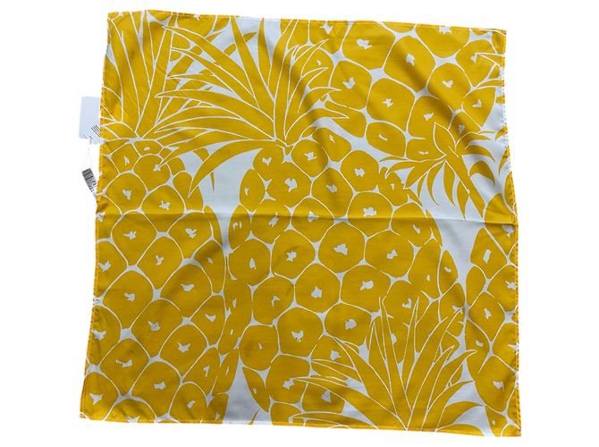 Foulard Eres de algodón motivo ananas amarillo