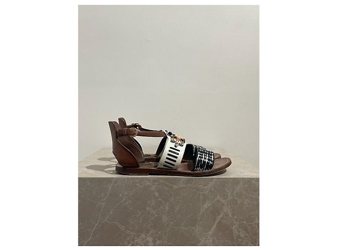 Sandali Louis Vuitton T.35,5 Cammello