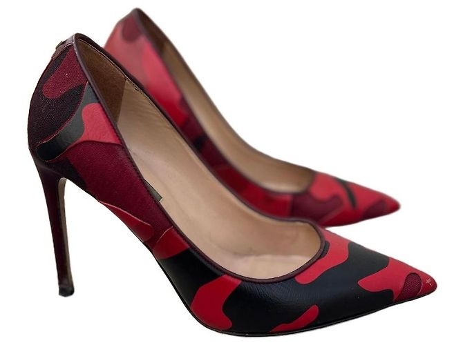 Valentino Garavani Valentino Pumps rot T.35
