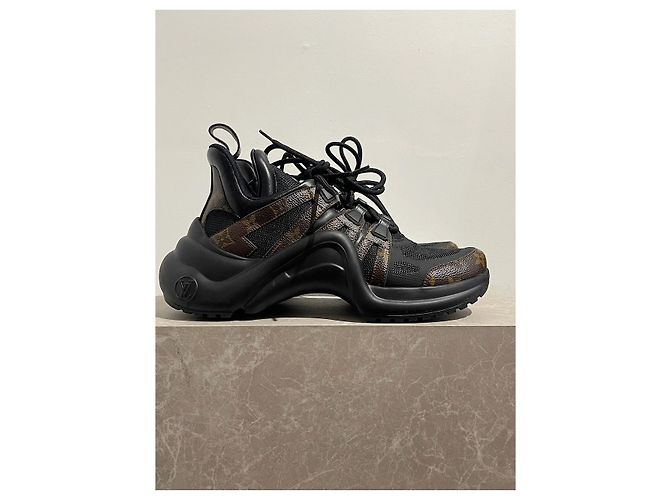 Baskets Louis Vuitton Archlight T.40 Noir