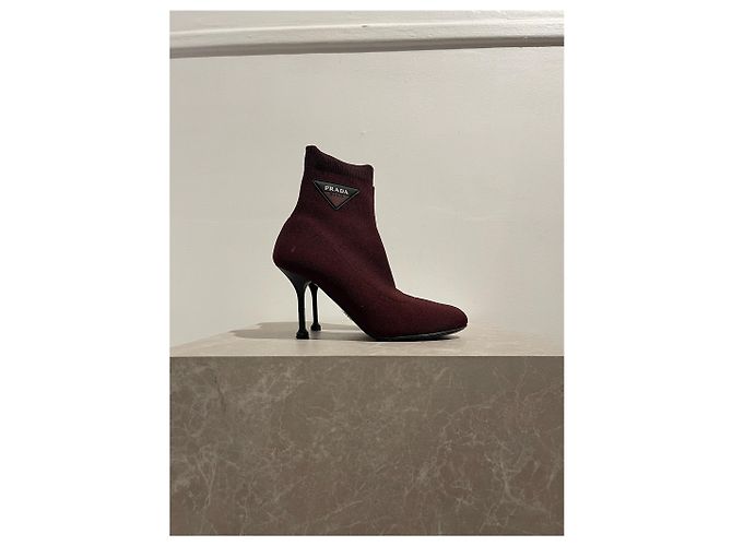 Botas de cano curto Prada bordeaux T.37