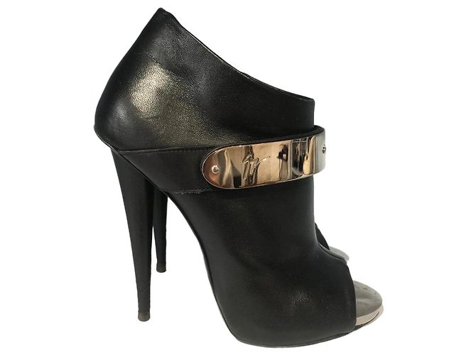 Boots Giuseppe Zanotti noires T.37 Black