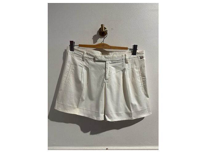 Shorts Burberry blanco T.38