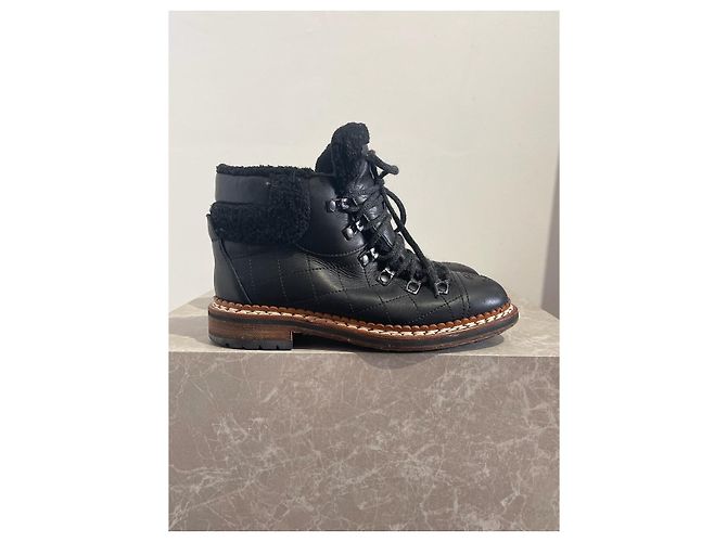 Chanel Stiefeletten schwarz T.37