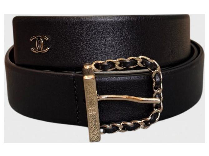 Chanel Gürtel aus schwarzem Leder mit CC Logo