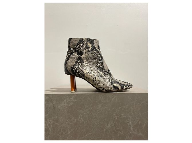 Botas de cano curto Vêtements python T.37 Bege