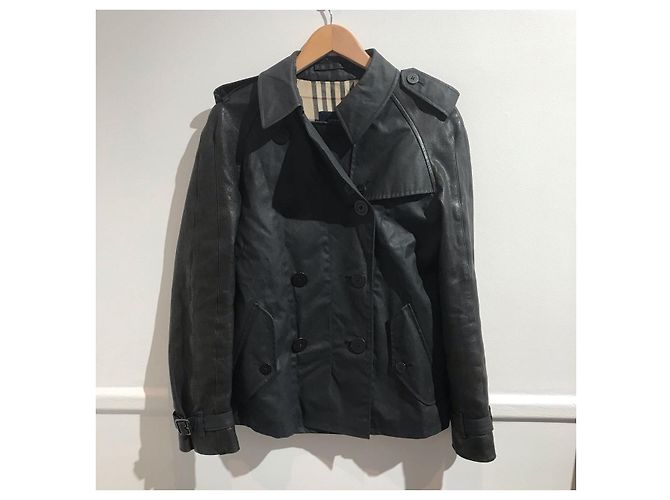 Gabardina Burberry de algodón negro