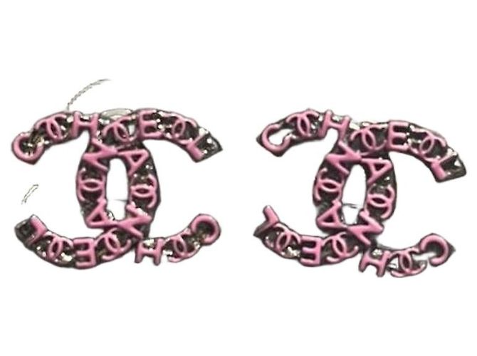 Brincos Chanel CC preto e rosa