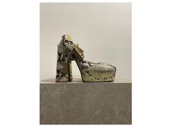 Sandalias Bottega Veneta python T.38 Amarillo
