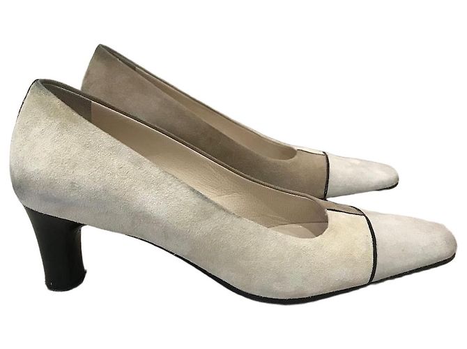 Escarpins Chanel beiges T.36,5