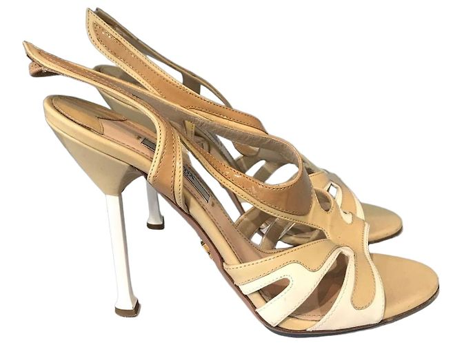Sandales Prada beiges T.37,5