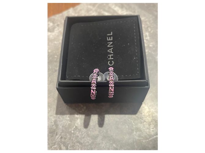Orecchini Chanel a cerchio rosa Nero