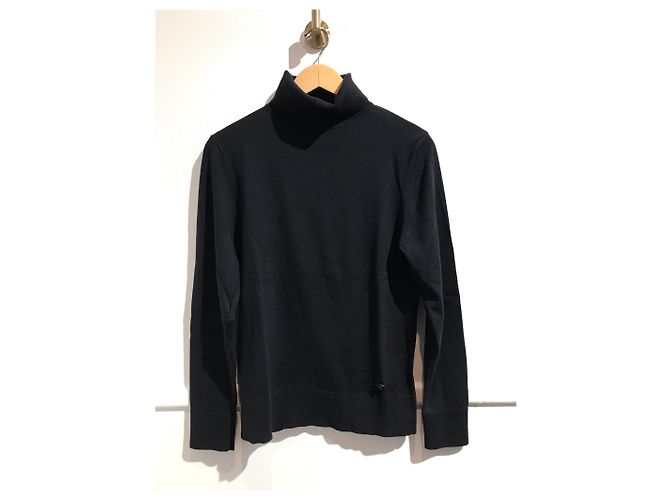 Pull Chanel noir T.XS