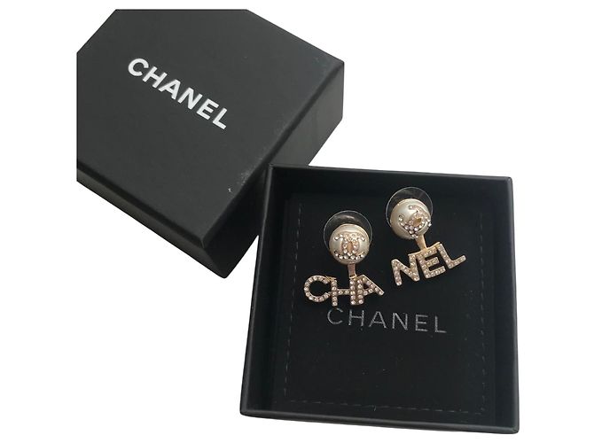 Boucles d'oreilles Chanel perles Black