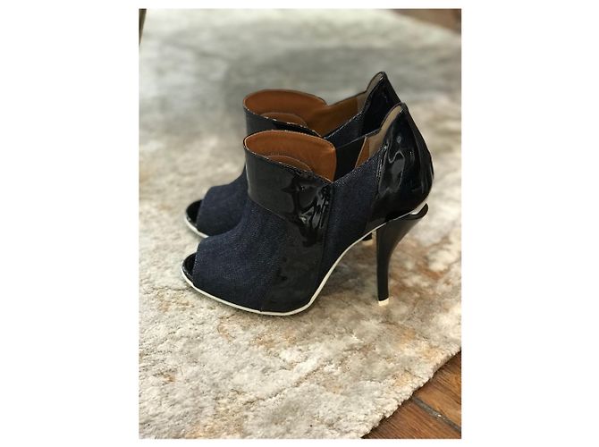 Stivali Fendi a punta aperta in denim blu e pelle nera Nero