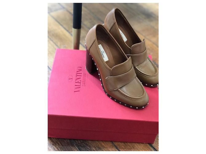 Valentino Garavani Valentino Pumps camel T.38,5 Kamel
