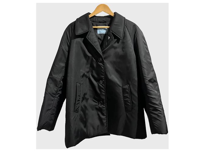 Chaqueta Prada Re-Nylon negra T.38 Negro