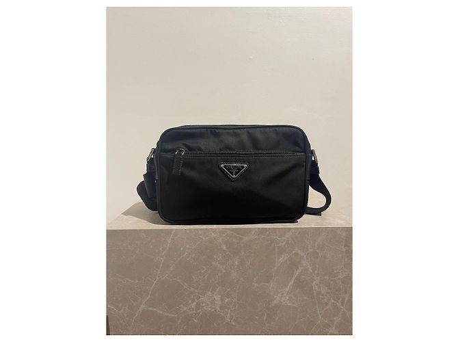 Bolso Prada Re-nylon negro