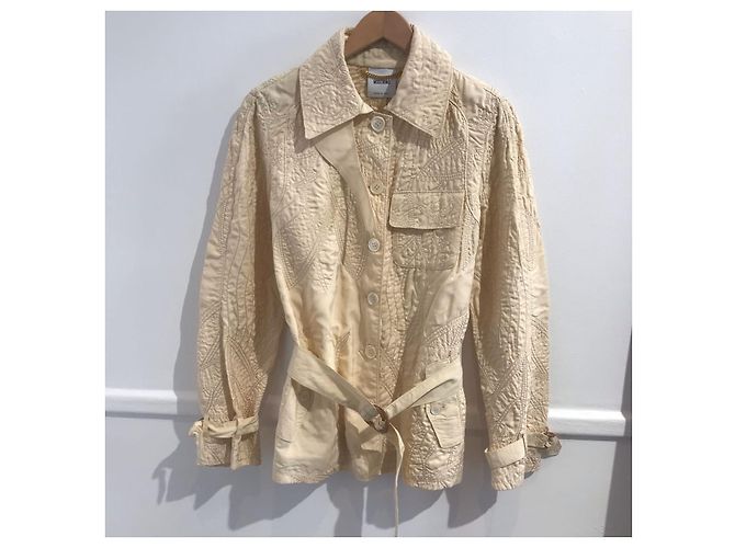 Casaco Acolchoado Moschino de Seda Bege Tamanho 40