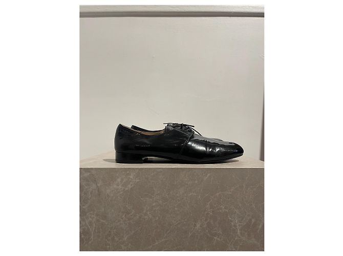 Derbies Prada noires T.40