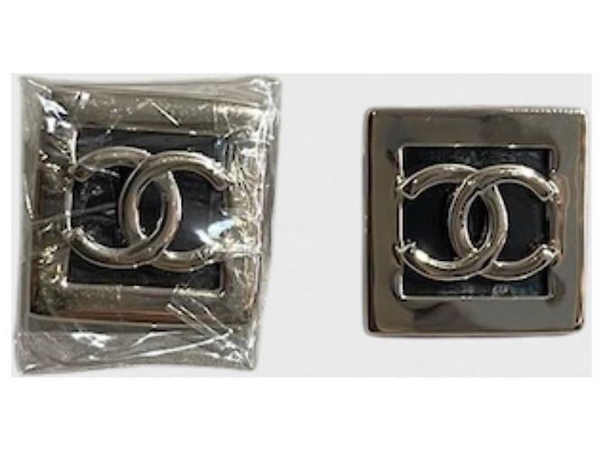 Boucles d'oreilles Chanel CC Doré