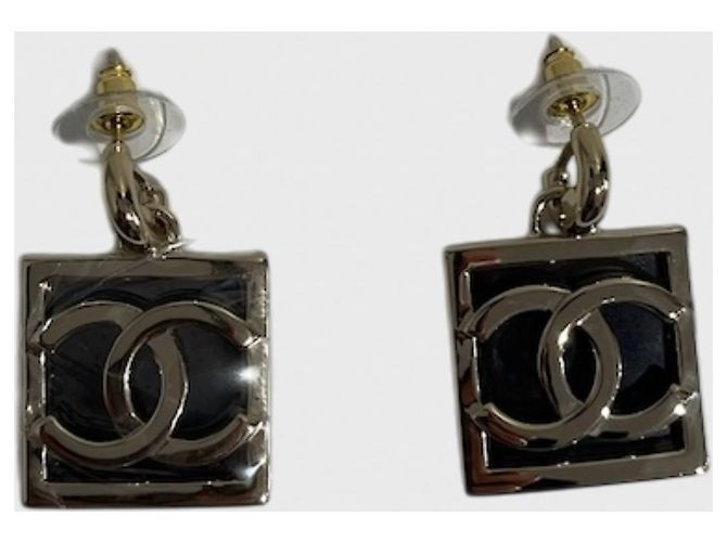 Boucles d'oreilles Chanel CC Doré