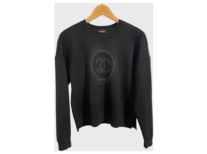 Pull Chanel Uniform en laine et coton noir logo CC doré taille M