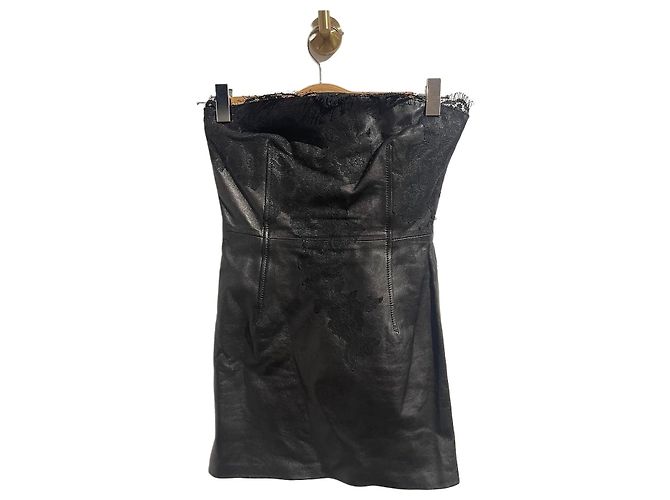 Valentino Garavani Vestido Valentino negro T.XS