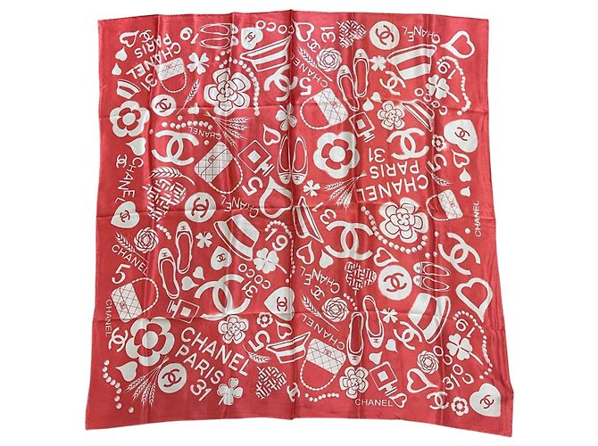 Pañuelo Chanel de seda rosa con estampado logo CC