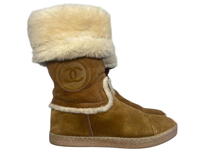 Botas Chanel camel T.36 Camelo