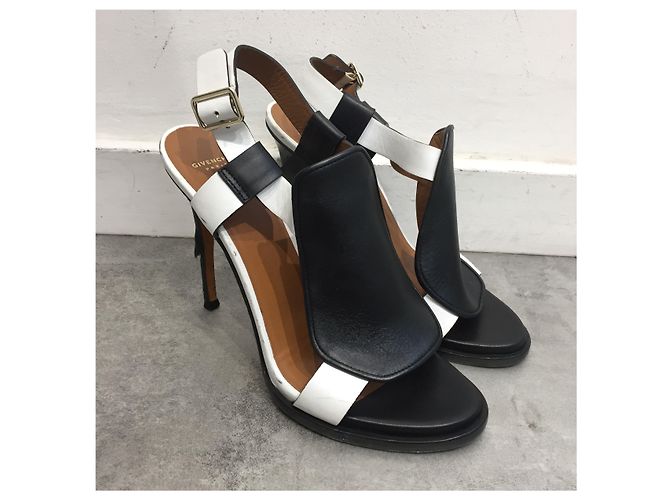 Sandalias Givenchy T.39 Negro